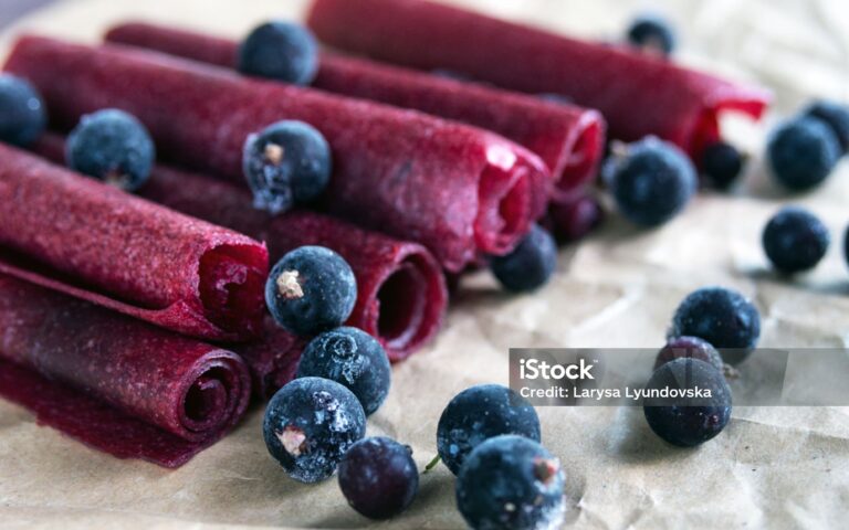 Plusieurs rouleaux aux petits fruits