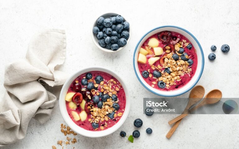 Smootie bol aux fruit et noix